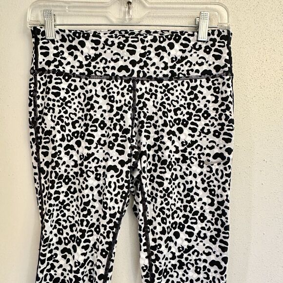 Nike Dri Fit Snow Leapard Tight 3/4 Length Leggings Small - Picture 2 of 9
